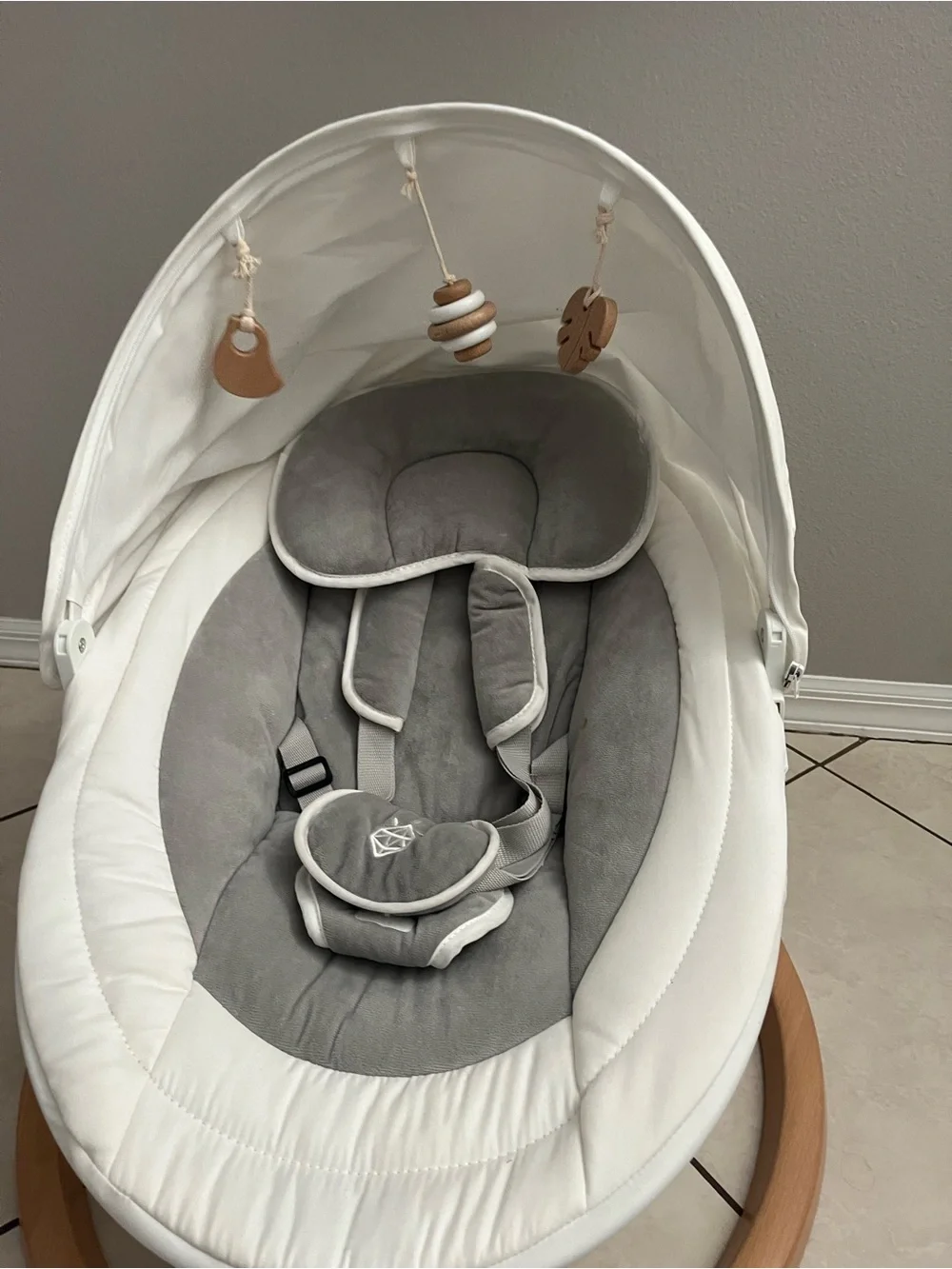 Joolbaby White & Gray Infant Rocker with Wooden Accent